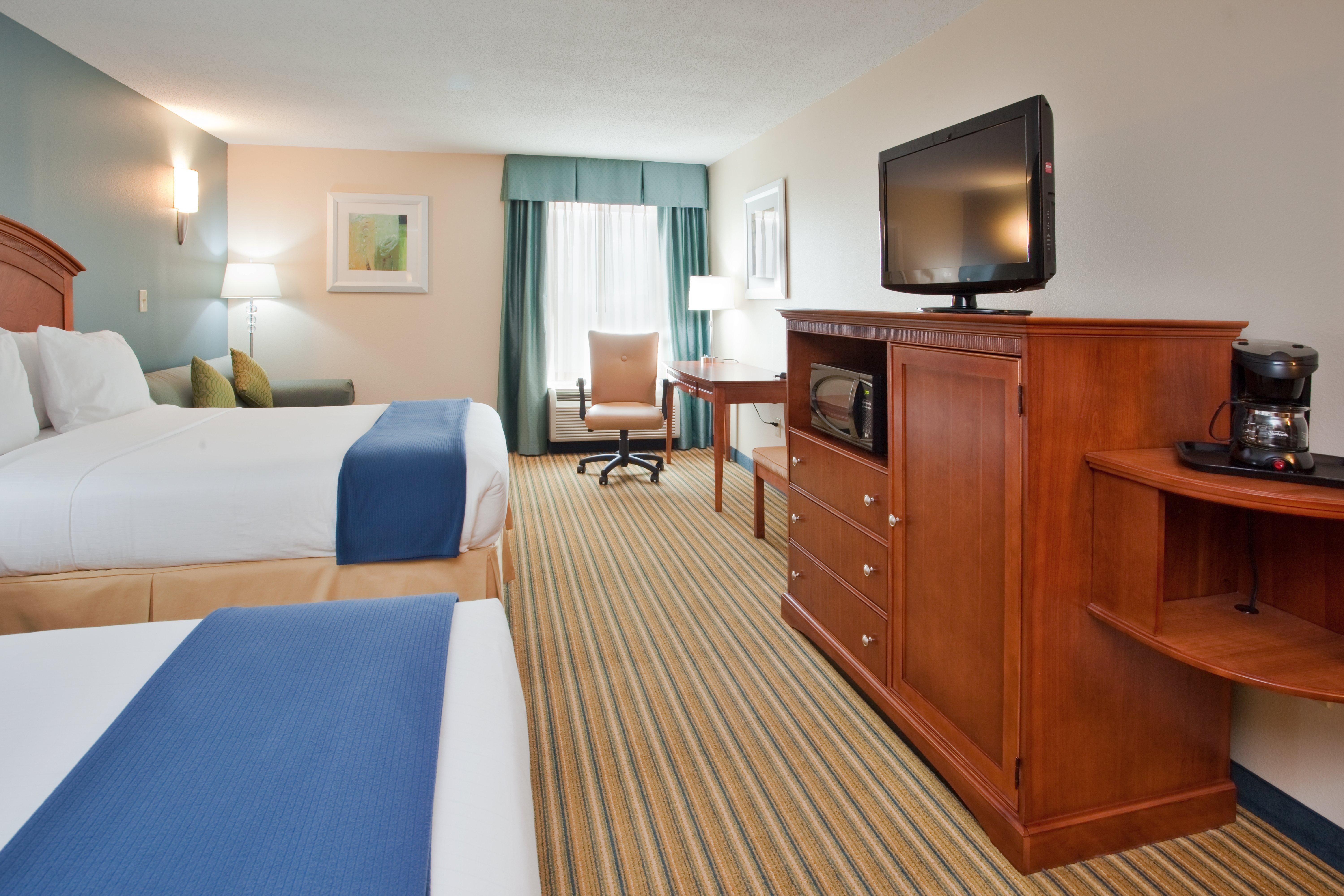 Holiday Inn Express Hotel & Suites Fredericksburg, An Ihg Hotel Esterno foto