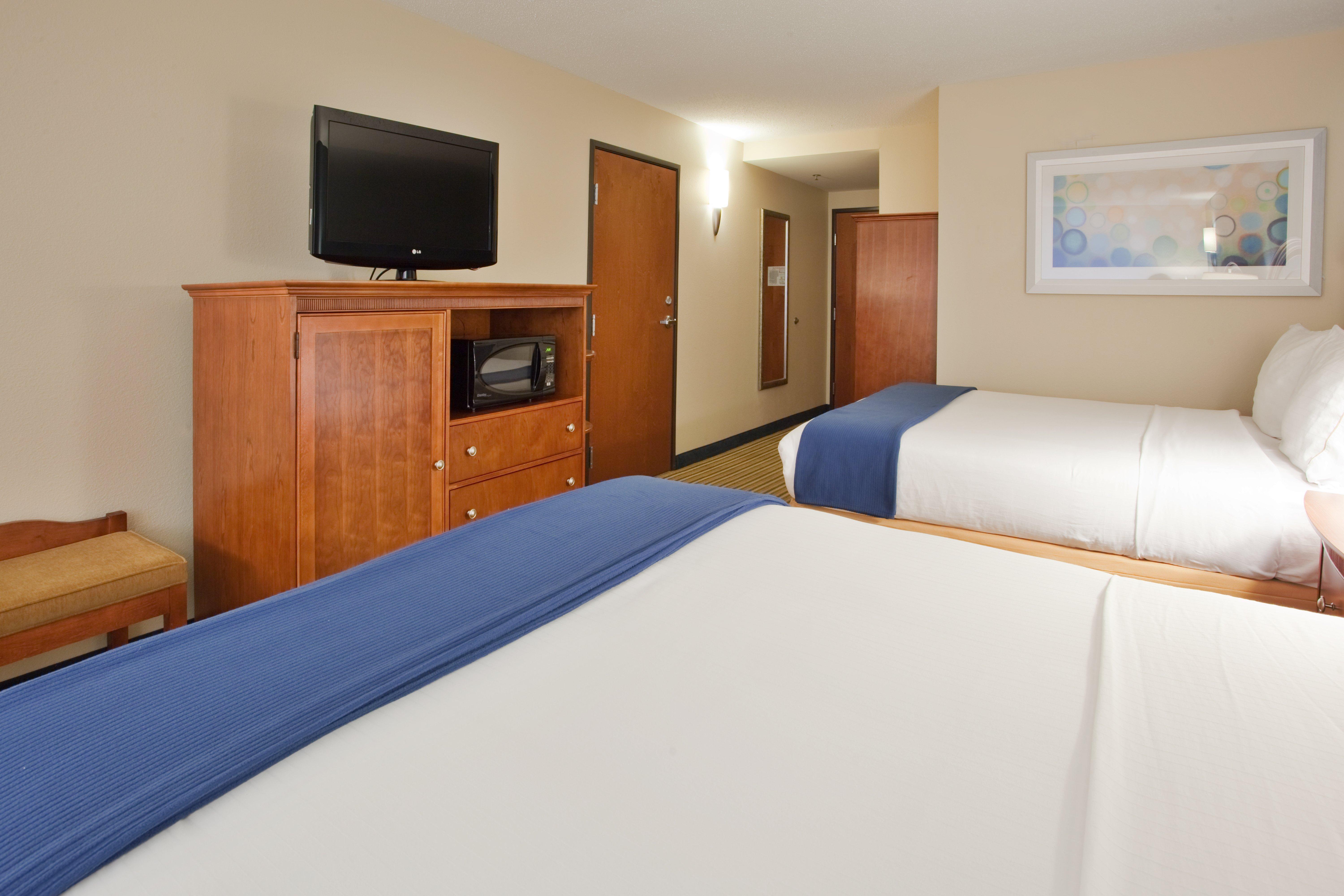 Holiday Inn Express Hotel & Suites Fredericksburg By Ihg Esterno foto