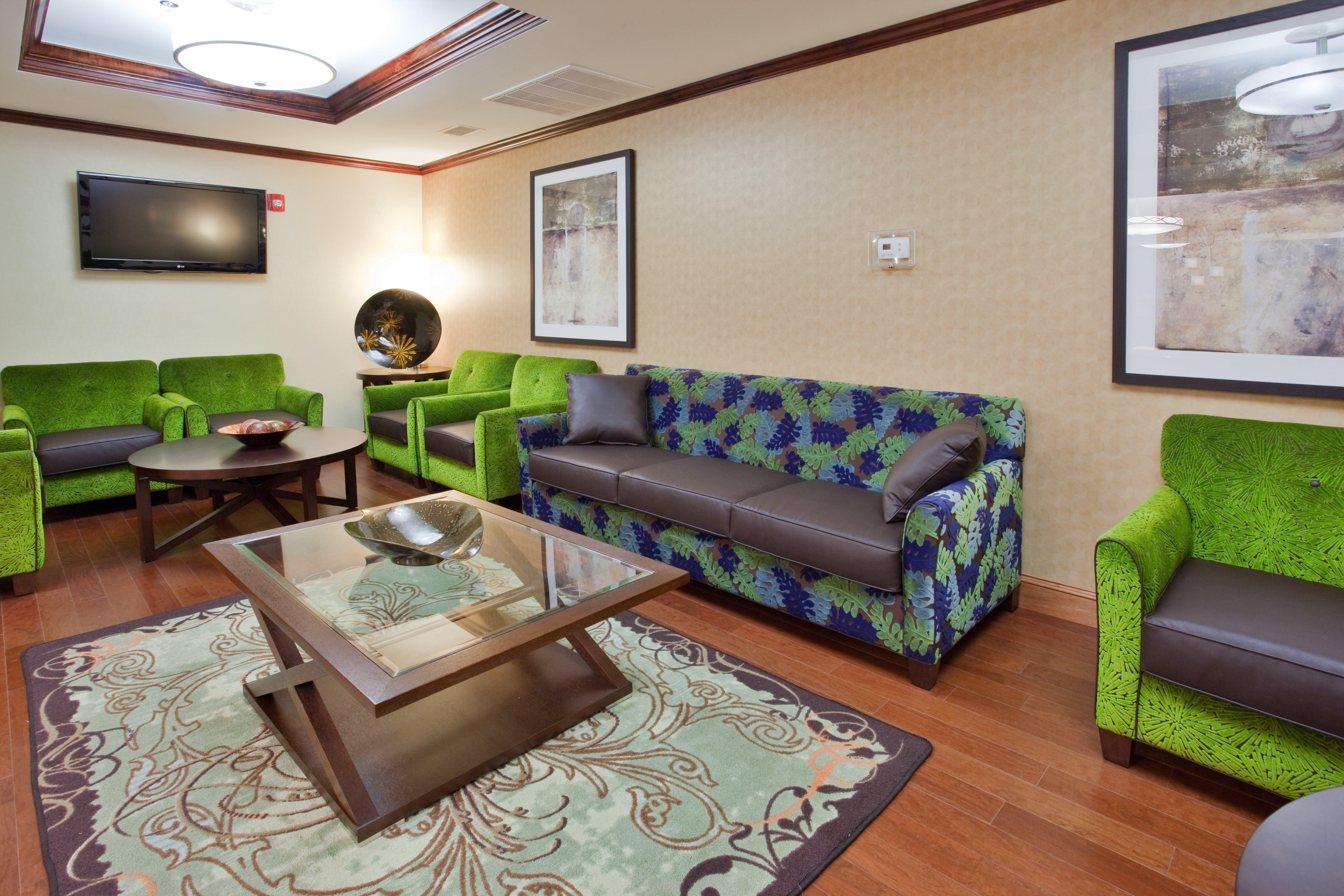 Holiday Inn Express Hotel & Suites Fredericksburg, An Ihg Hotel Esterno foto