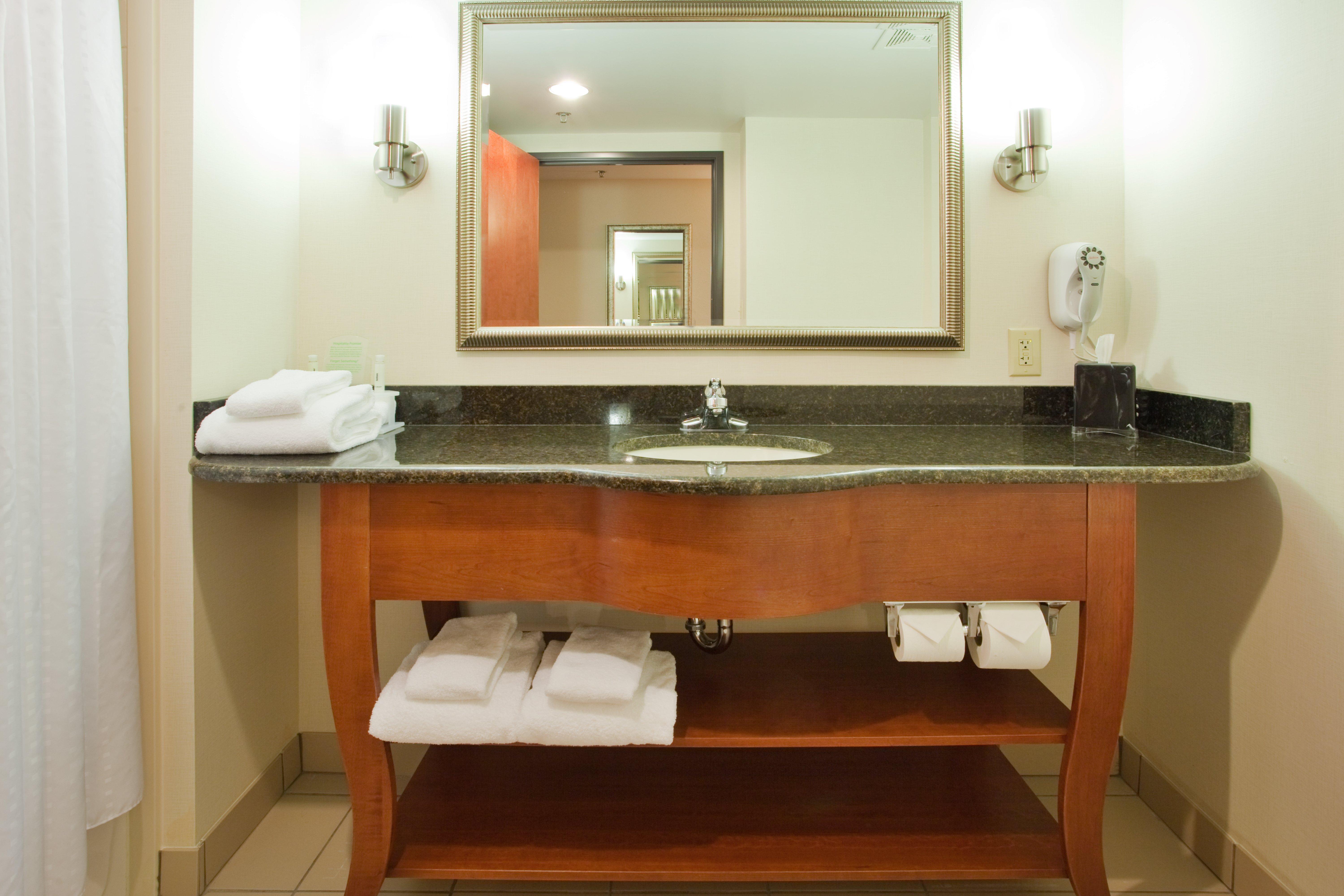 Holiday Inn Express Hotel & Suites Fredericksburg By Ihg Esterno foto