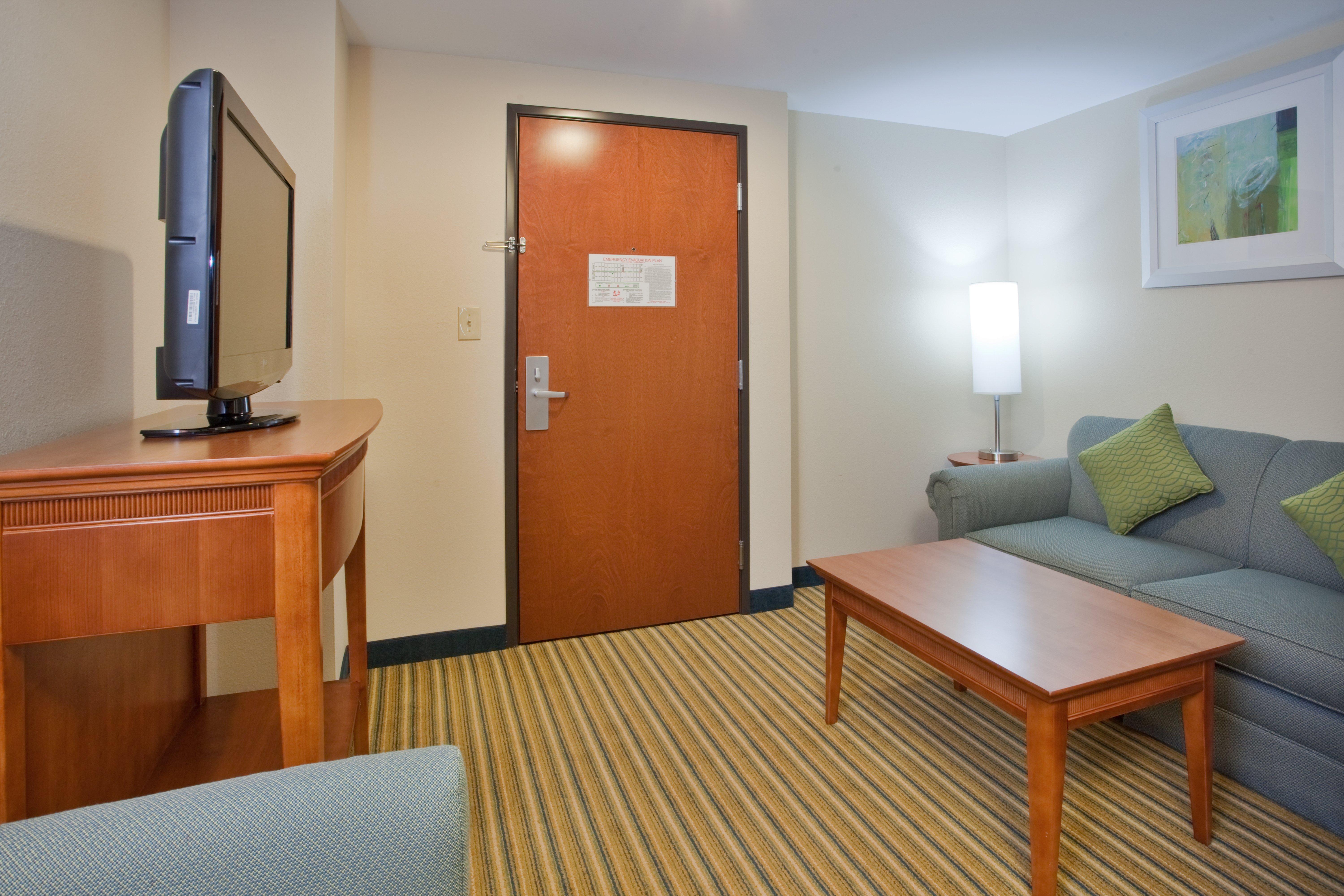 Holiday Inn Express Hotel & Suites Fredericksburg By Ihg Esterno foto