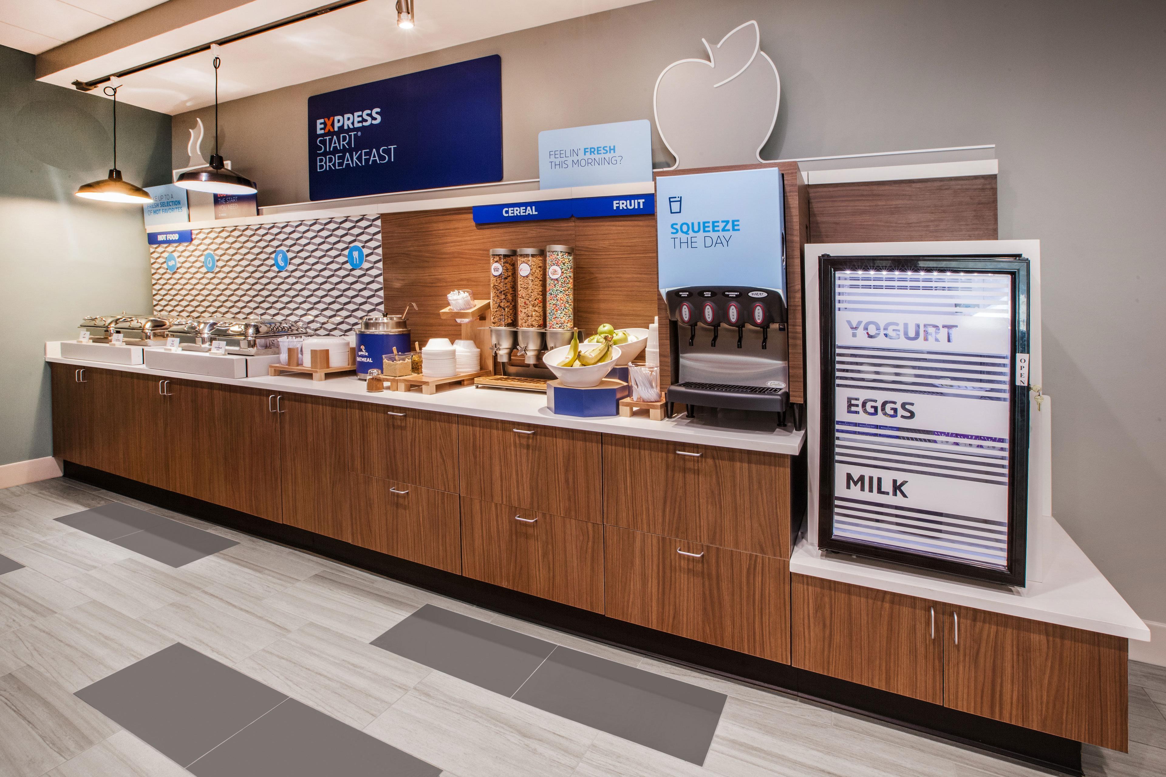 Holiday Inn Express Hotel & Suites Fredericksburg By Ihg Esterno foto