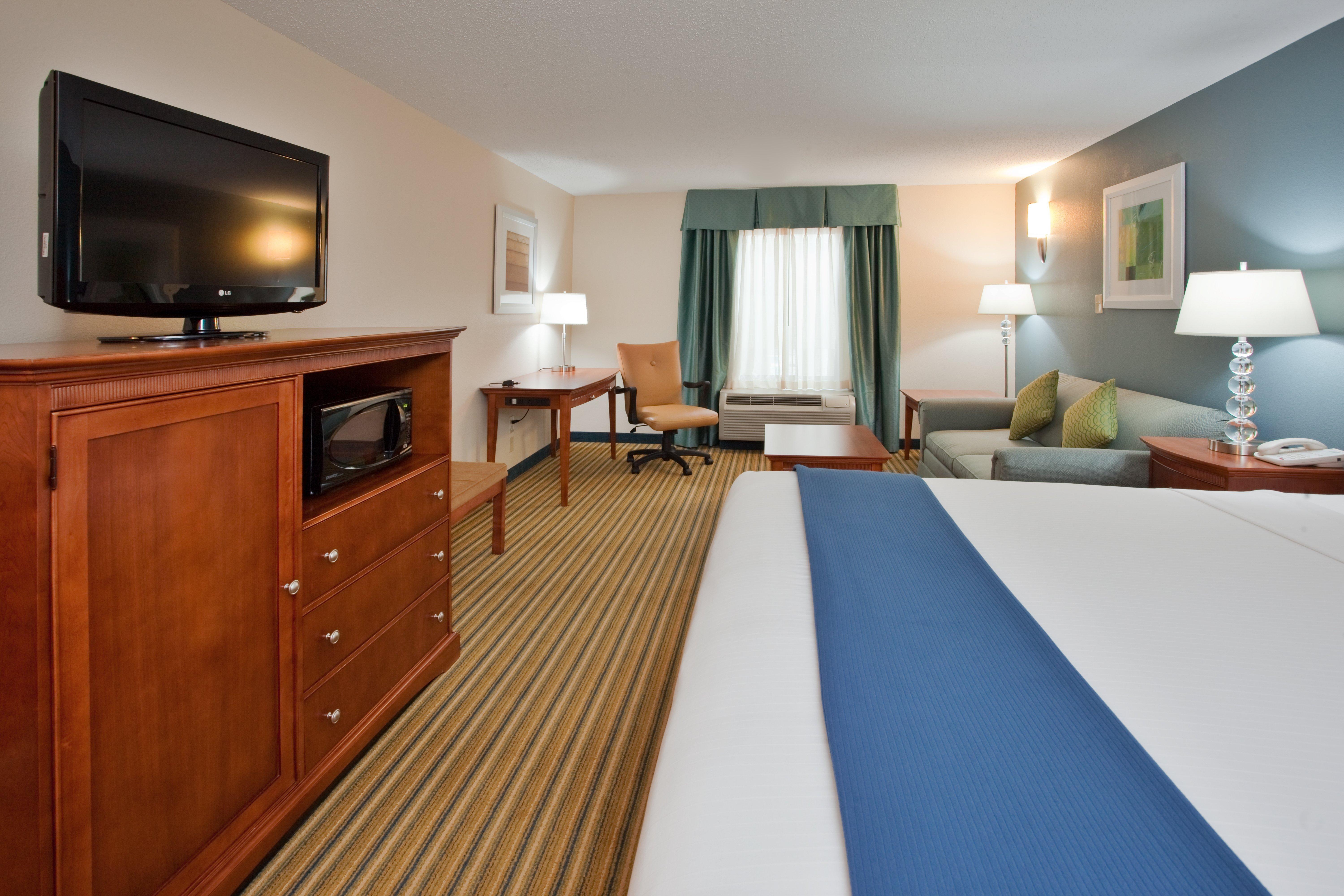 Holiday Inn Express Hotel & Suites Fredericksburg, An Ihg Hotel Esterno foto