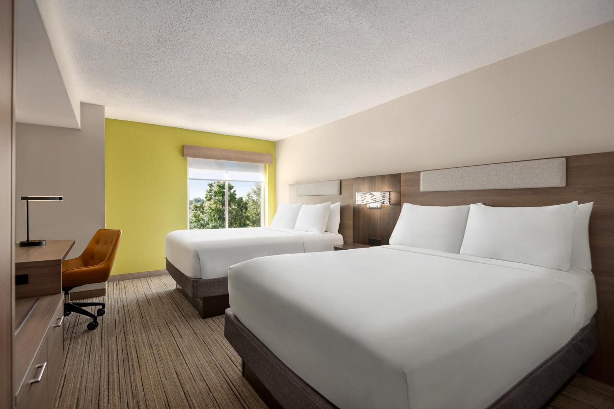 Holiday Inn Express Hotel & Suites Fredericksburg By Ihg Esterno foto