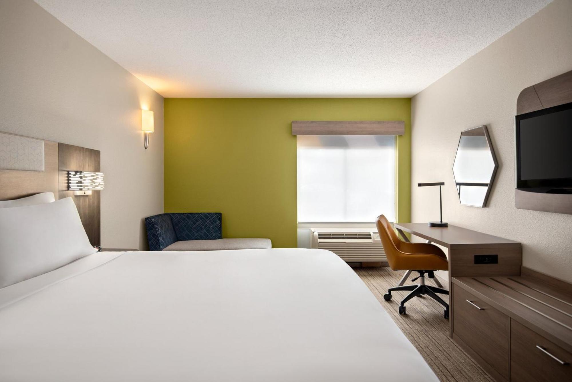 Holiday Inn Express Hotel & Suites Fredericksburg By Ihg Esterno foto