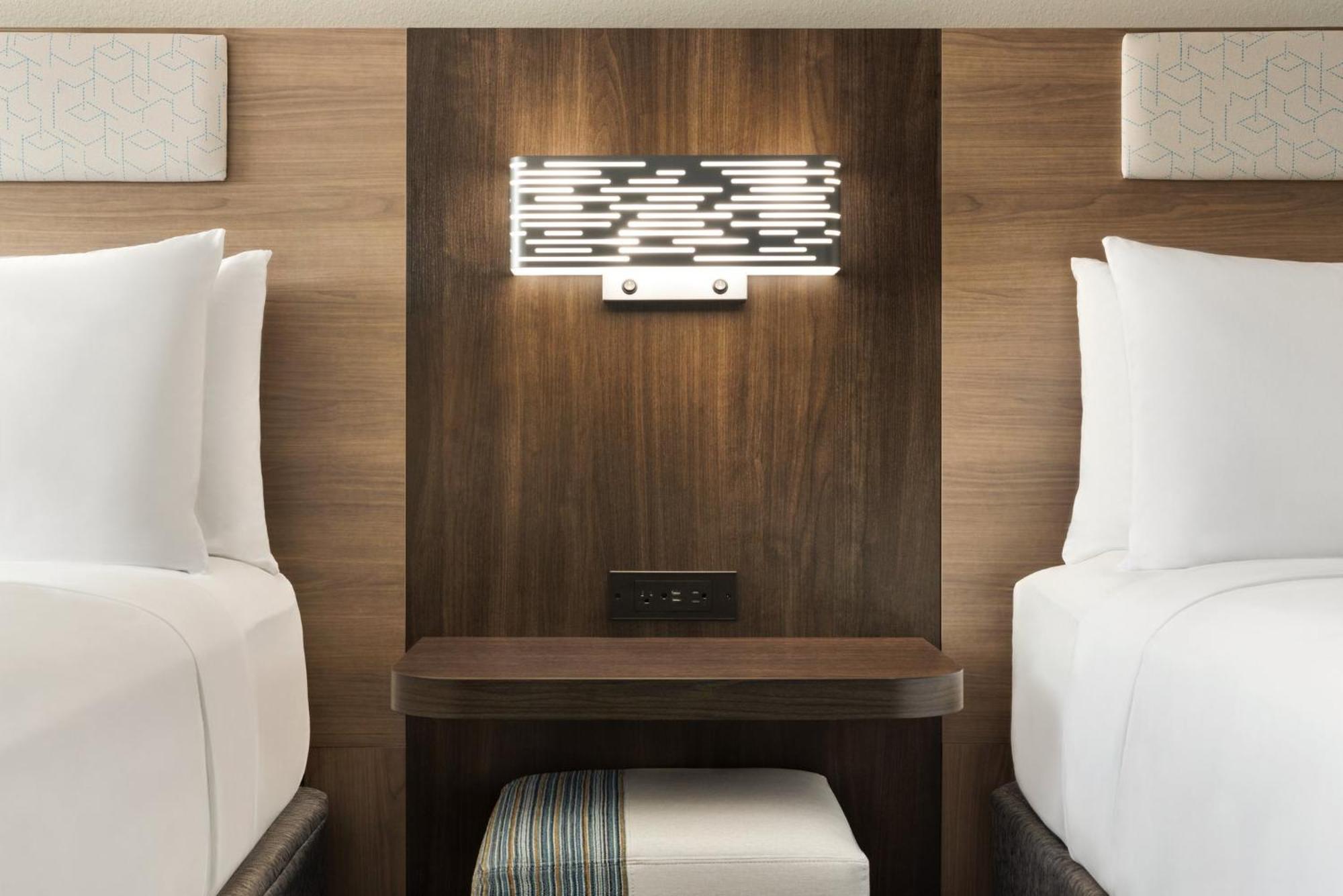 Holiday Inn Express Hotel & Suites Fredericksburg By Ihg Esterno foto