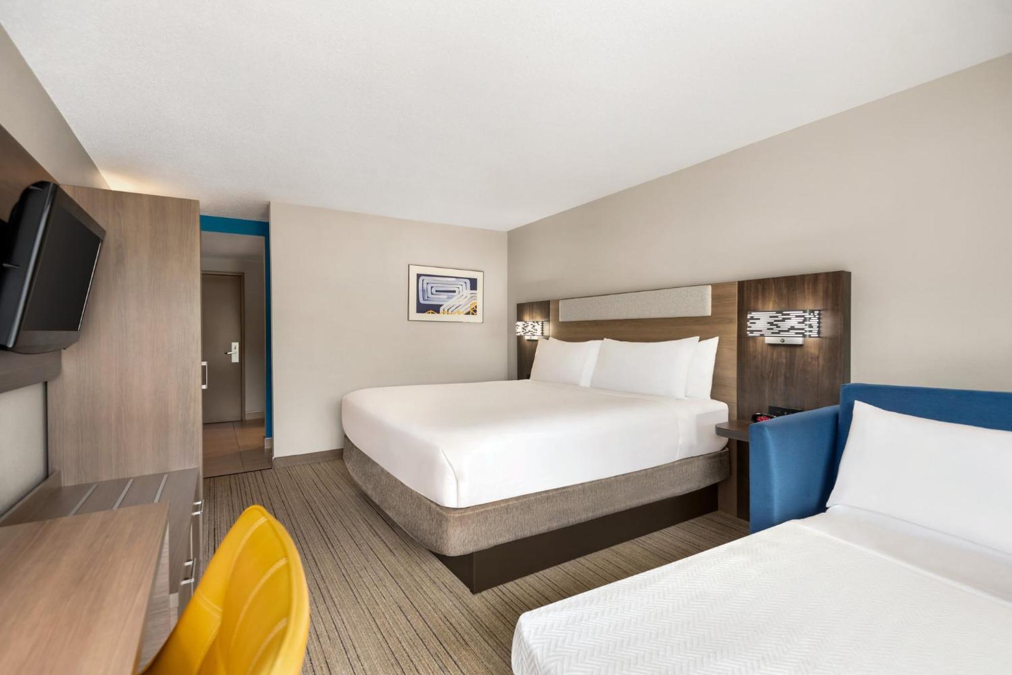 Holiday Inn Express Hotel & Suites Fredericksburg By Ihg Esterno foto