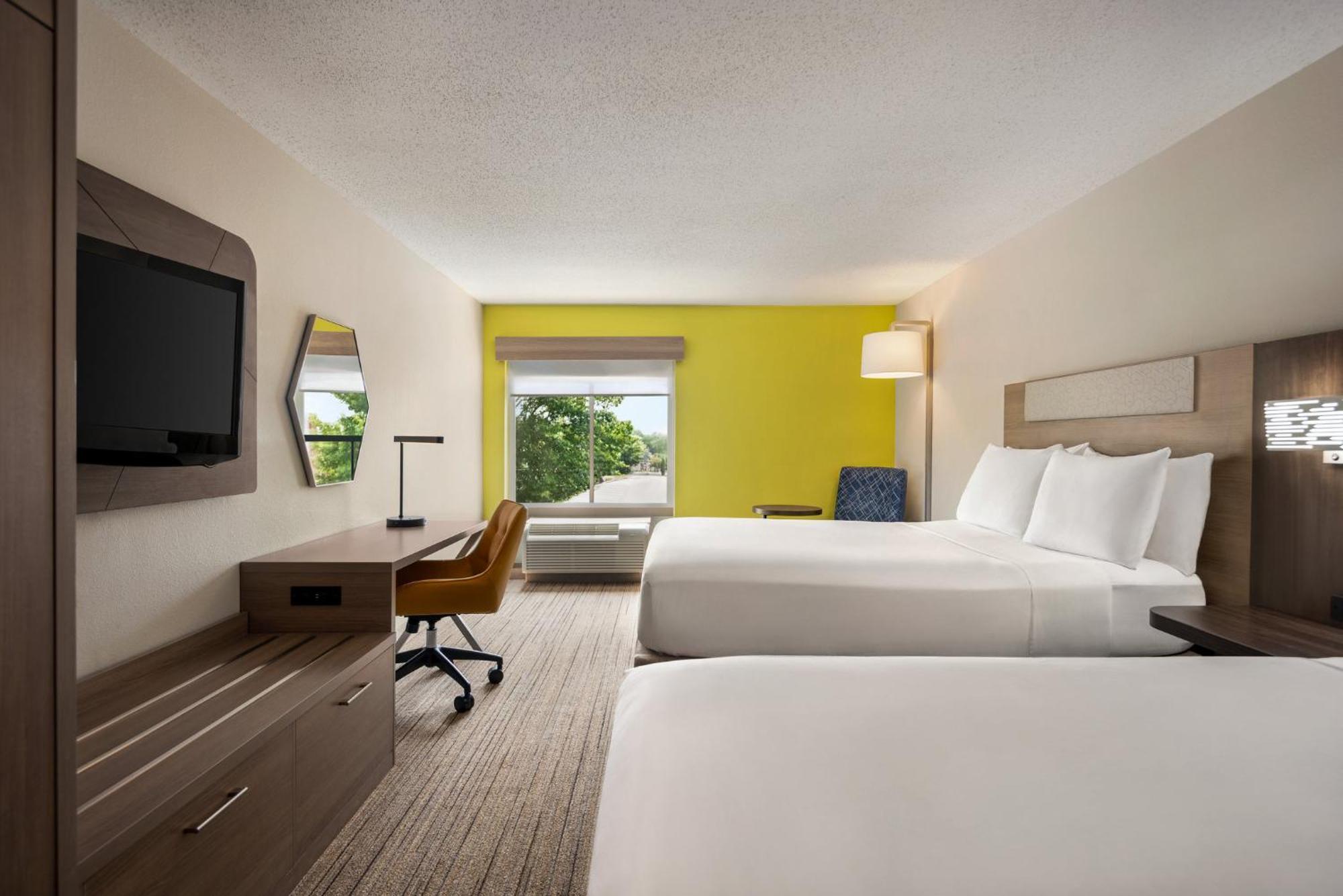 Holiday Inn Express Hotel & Suites Fredericksburg By Ihg Esterno foto