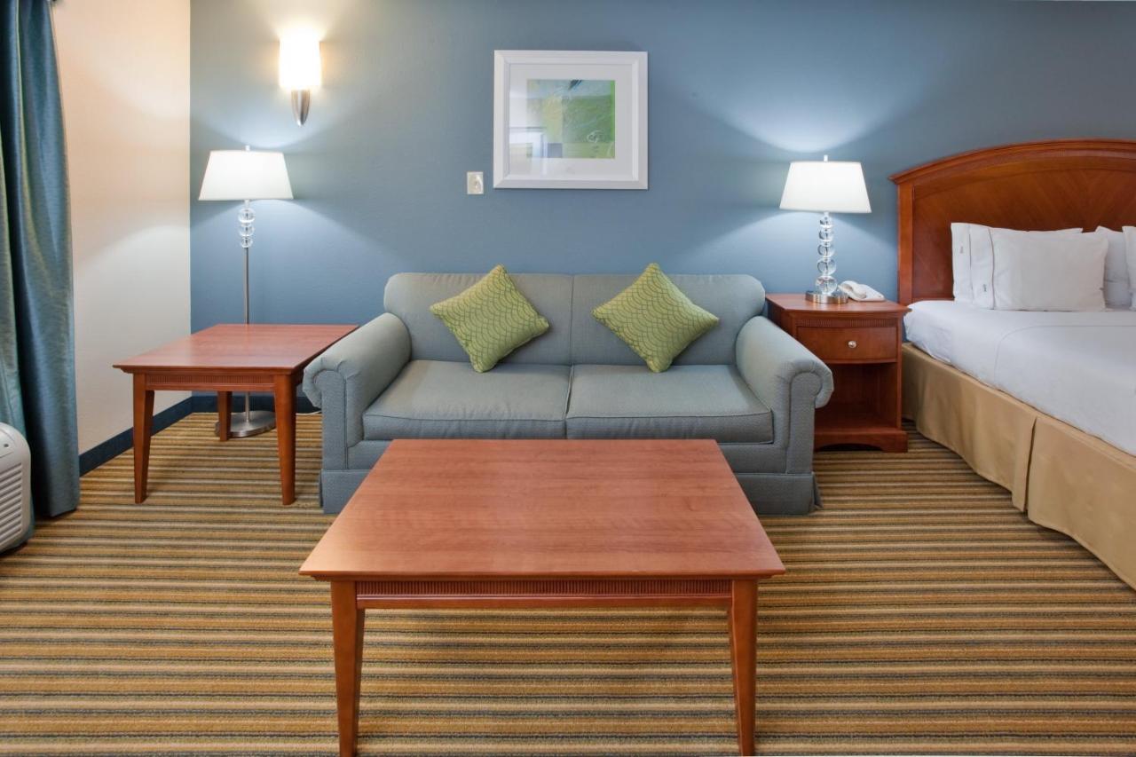 Holiday Inn Express Hotel & Suites Fredericksburg, An Ihg Hotel Esterno foto